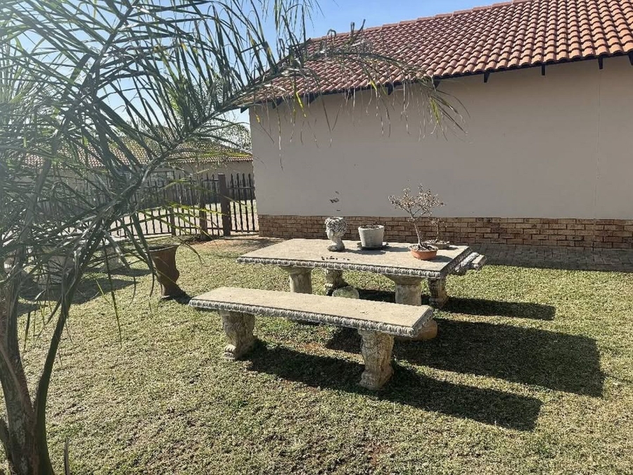 To Let 4 Bedroom Property for Rent in Waterkloof North West